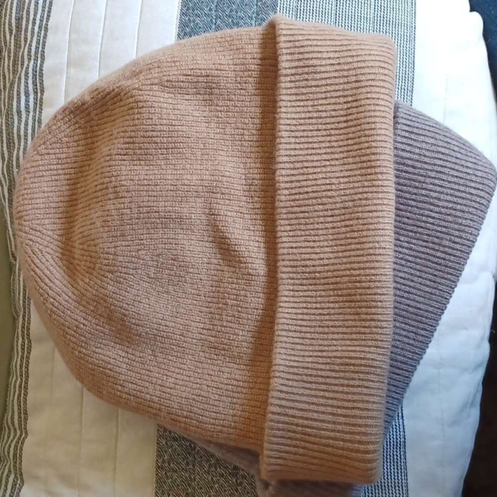 Everlane Cabin Beanie In Camel (Tiger's Eye)